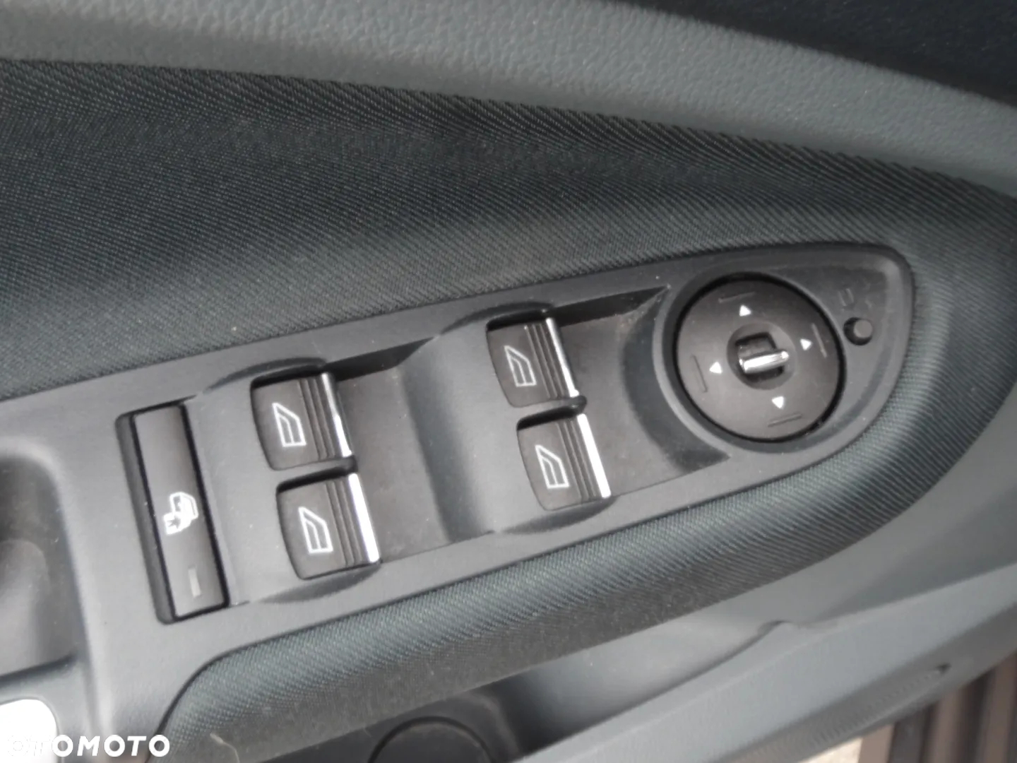 Ford C-MAX 2.0 TDCi Titanium - 31