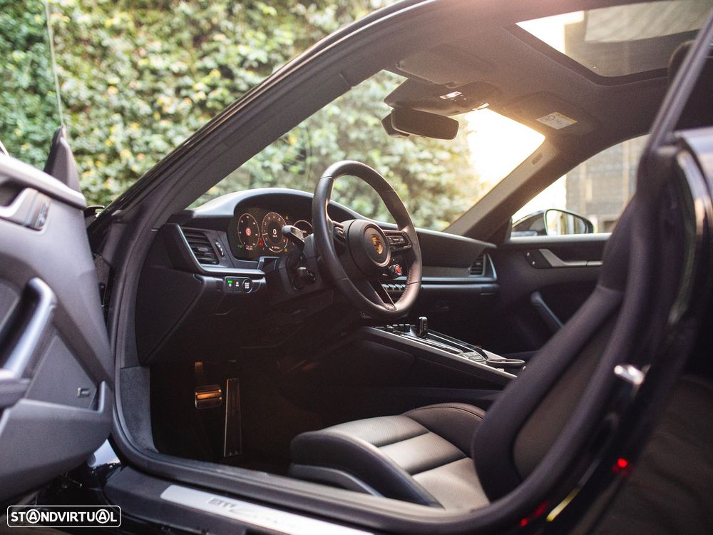 Porsche 911 (992) Carrera - 30