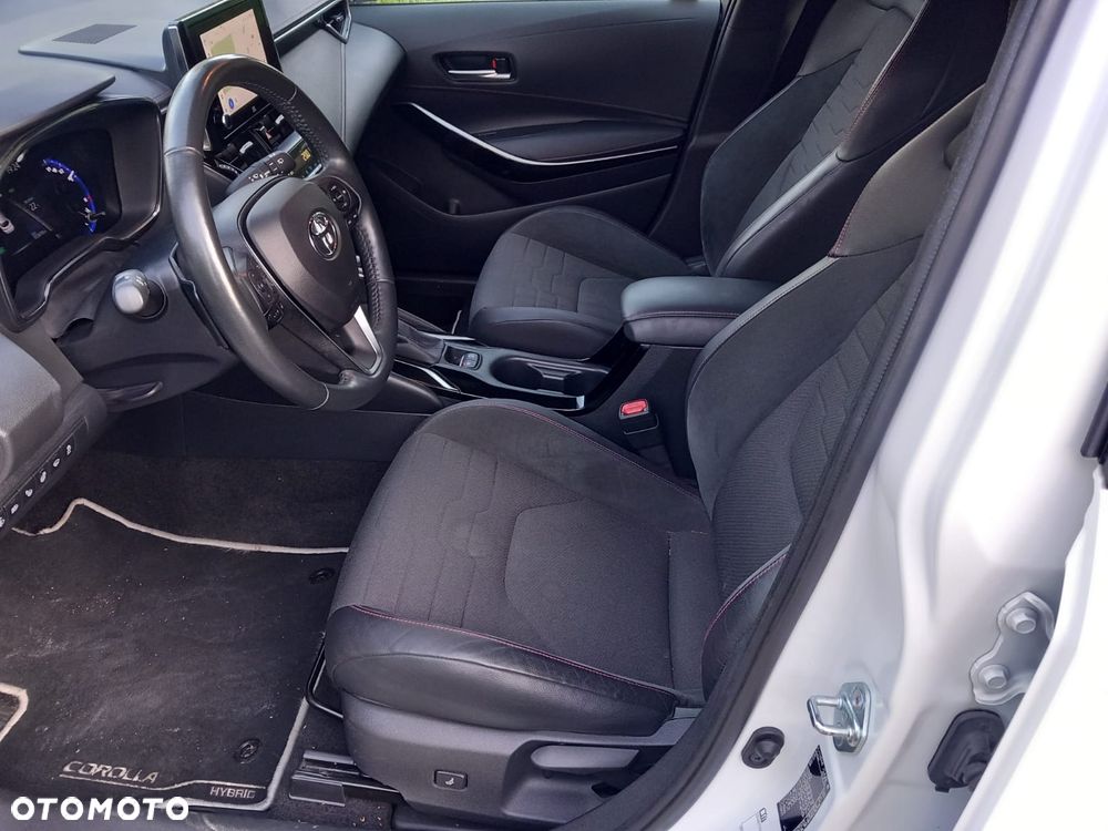 Toyota Corolla 2.0 Hybrid Executive - 29