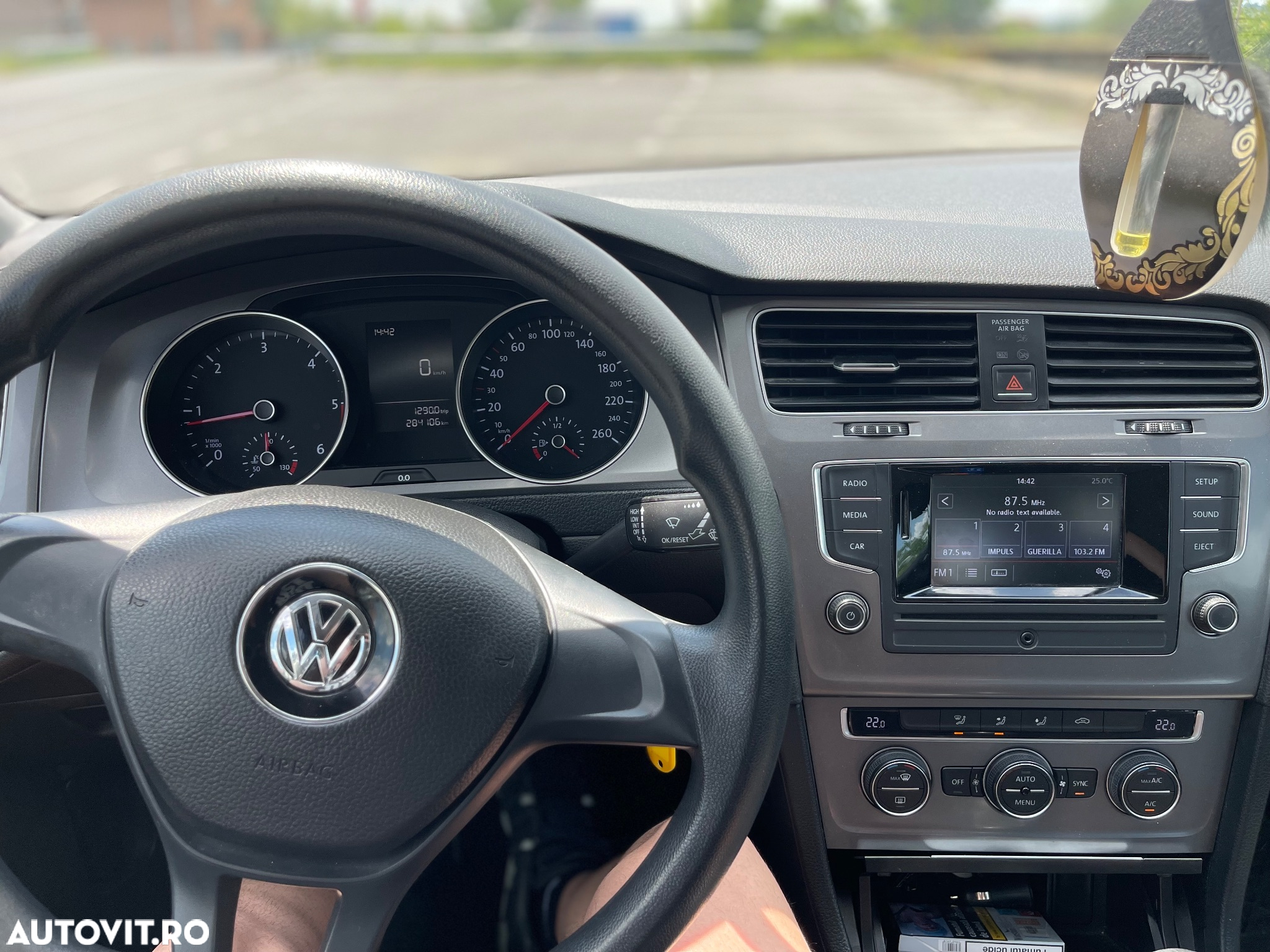 Volkswagen Golf - 8