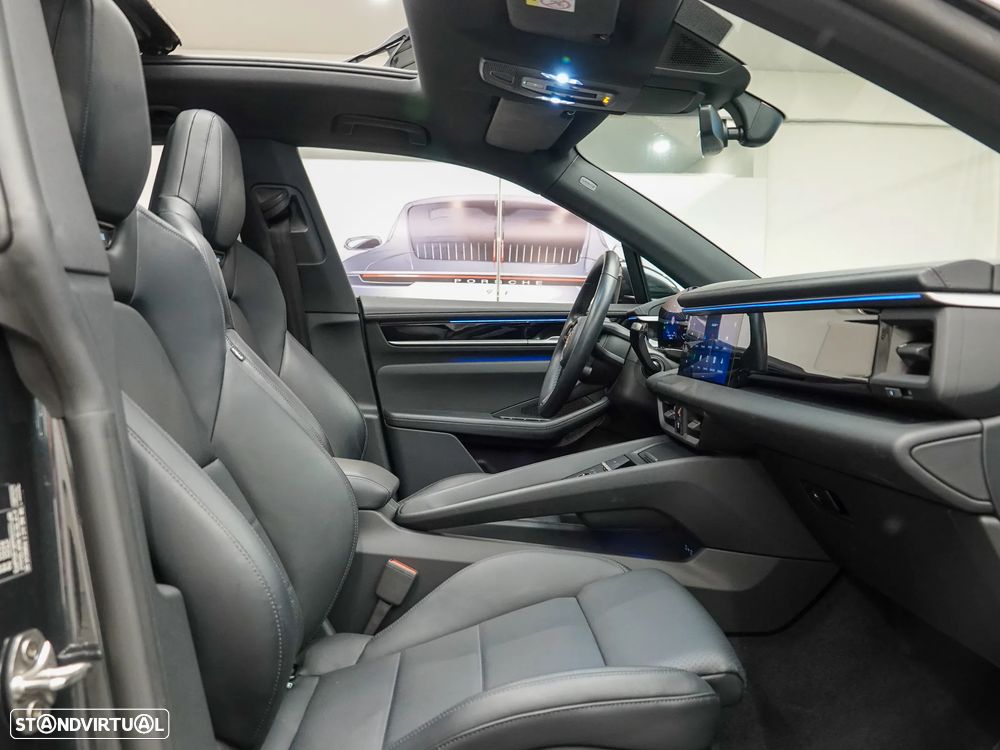 Porsche Macan Electric 4 - 29