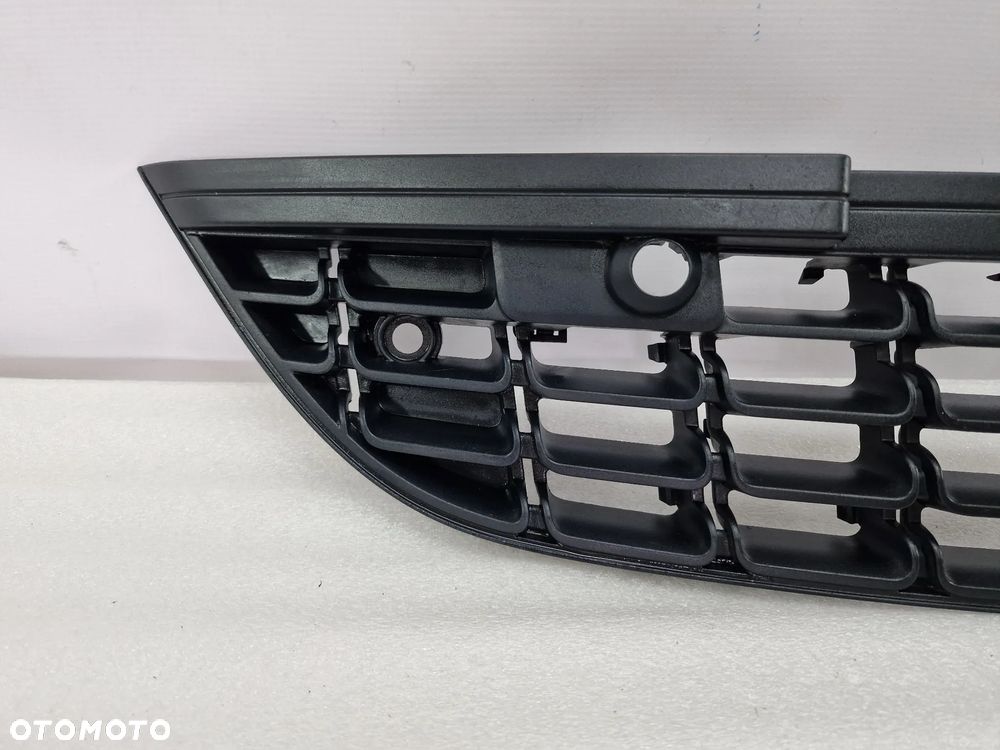 OPEL ASTRA IV J 09-12 KRATKA ŚRODKOWA ZDERZAKA PRZEDNIEGO PRZÓD NA PDC , NR 13294276 , NR AUKCJI KR253 - 2