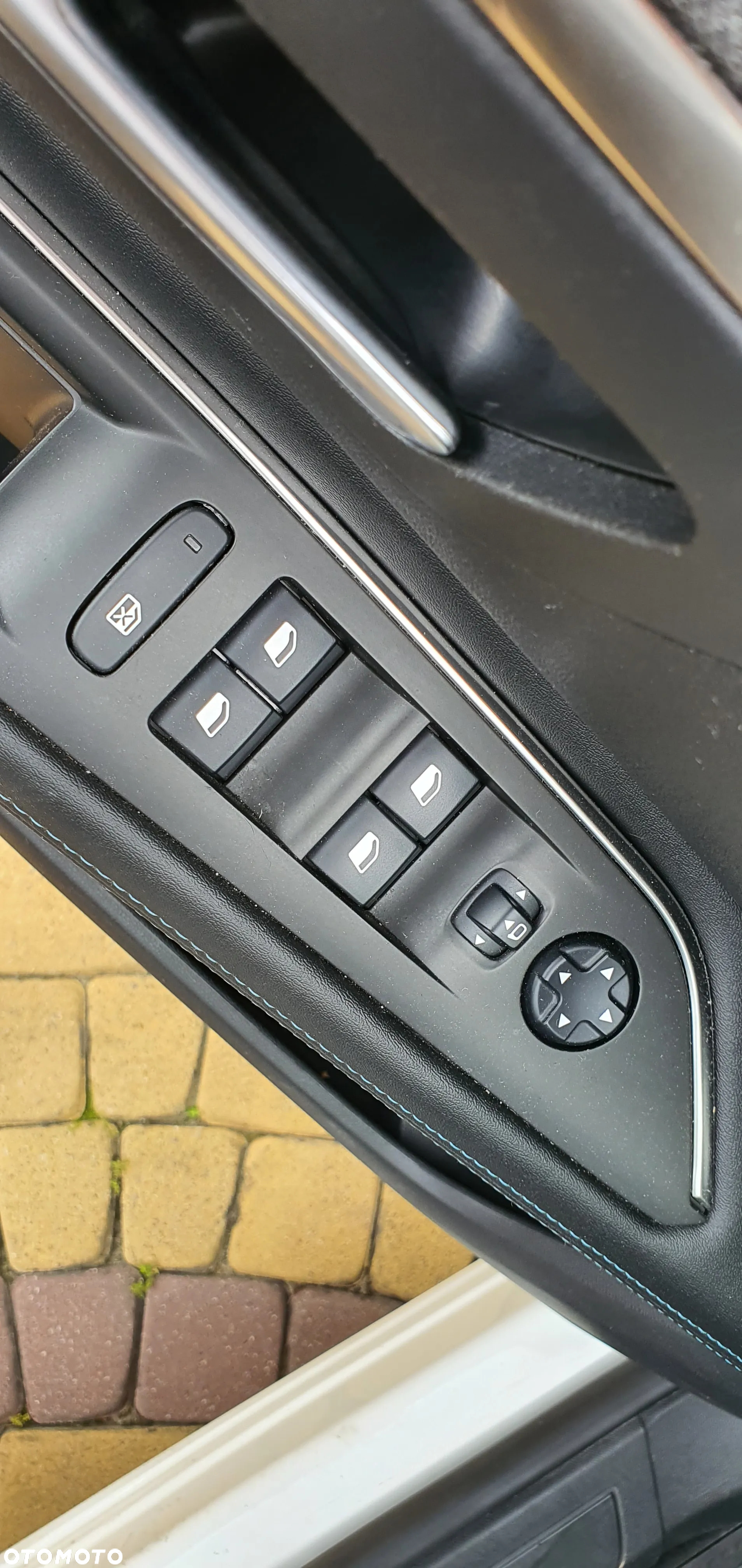 Peugeot 3008 1.5 BlueHDi Allure S&S - 18