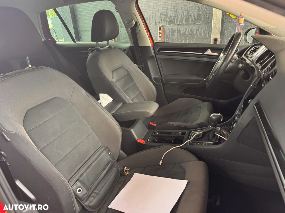 Volkswagen Golf - 10