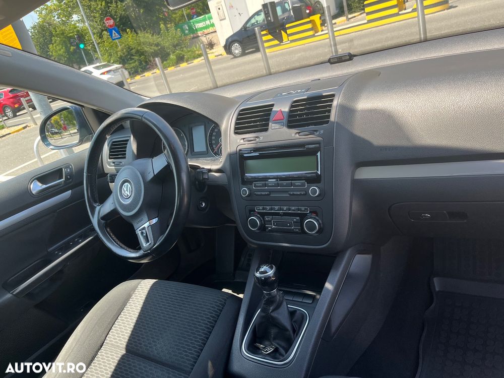 Volkswagen Jetta - 7