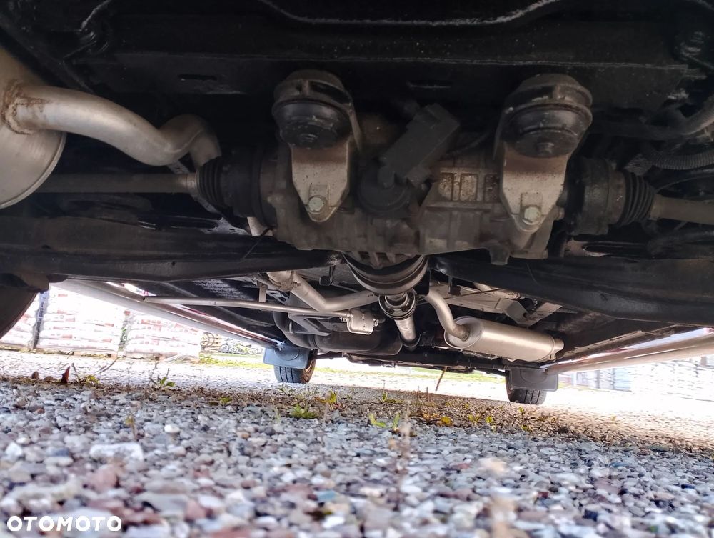 Volkswagen Caravelle - 20