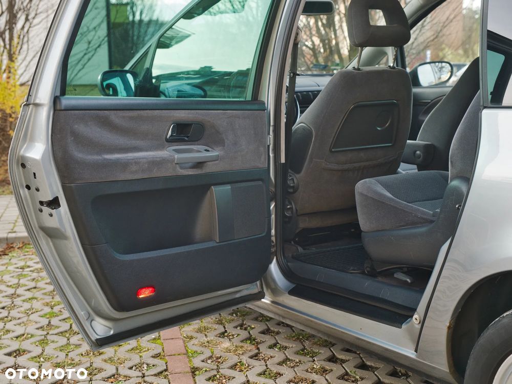 Ford Galaxy 1.9 TDI Ghia - 27