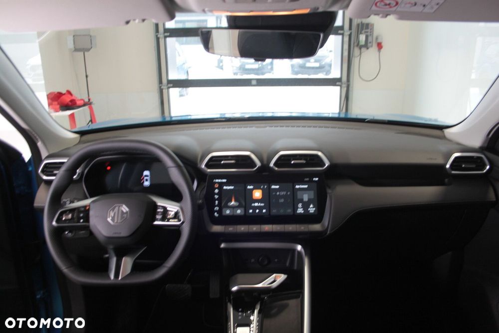 MG ZS Hybrid+ - 29