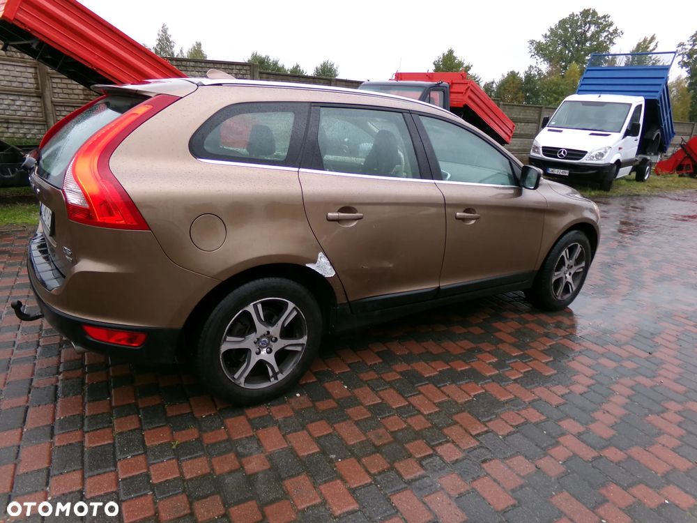 Volvo XC 60 D5 AWD - 8