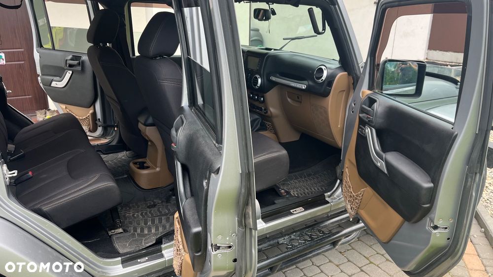 Jeep Wrangler - 16