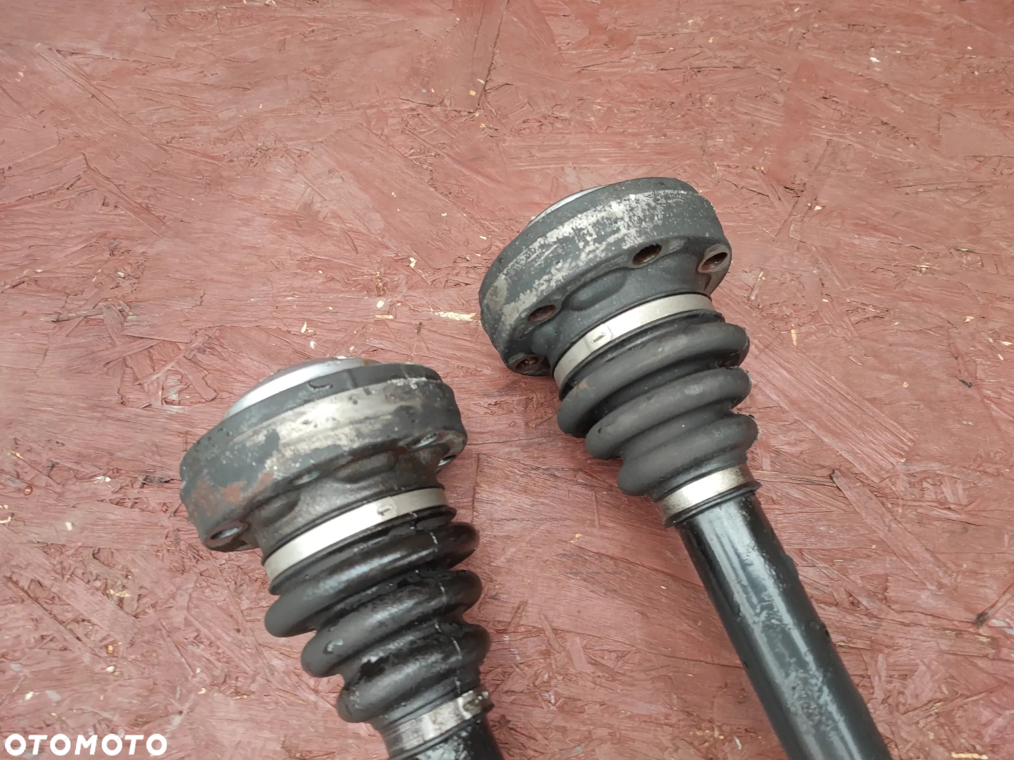 BMW E87 / E90 / E91 ORYGINALNA PÓŁOŚ LEWA / PRAWA DUŻA GŁOWA DO SILNIKÓW GAMY N52B25 / N52B30 O NR. 33 21 7 553 564 / 33 20 7 561 795 OEM W BARDZO DOBRYM STANIE - 4
