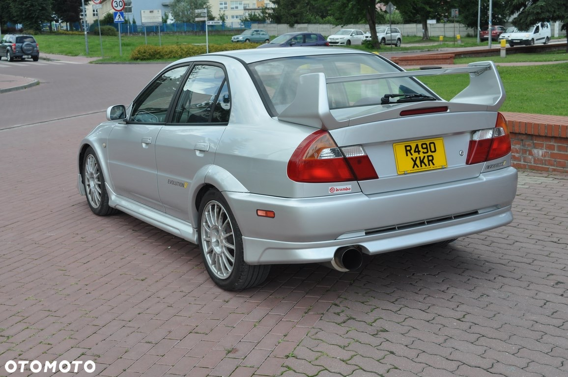 Mitsubishi Lancer Evolution IX - 13