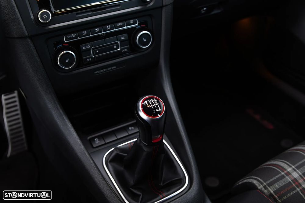 VW Golf 2.0 GTI - 23