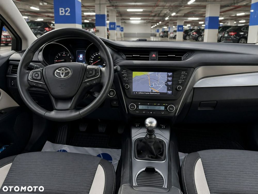 Toyota Avensis - 9