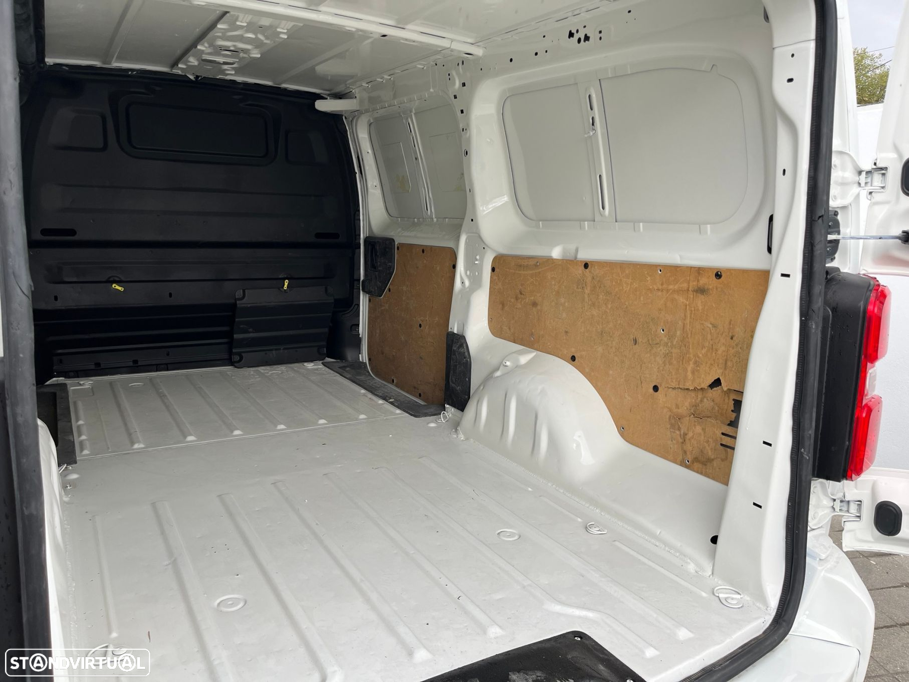 Citroën Jumpy Confort Plus XL BlueHDi 120 Business - 32