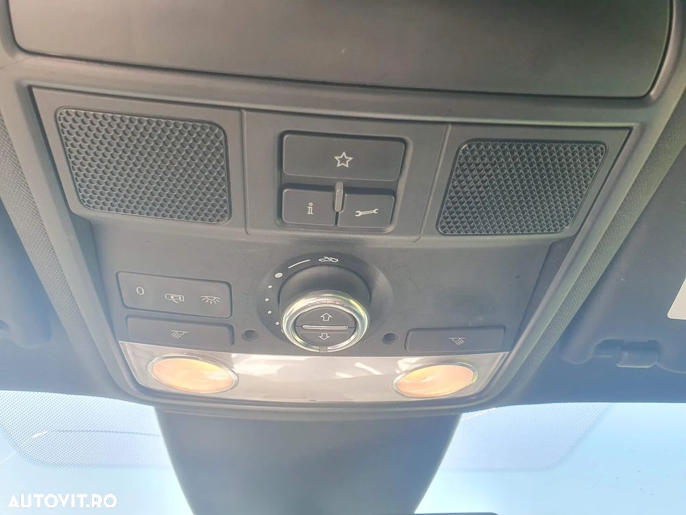 Volkswagen Passat 2.0 TDI BlueMotion Tehnology DSG Highline - 21