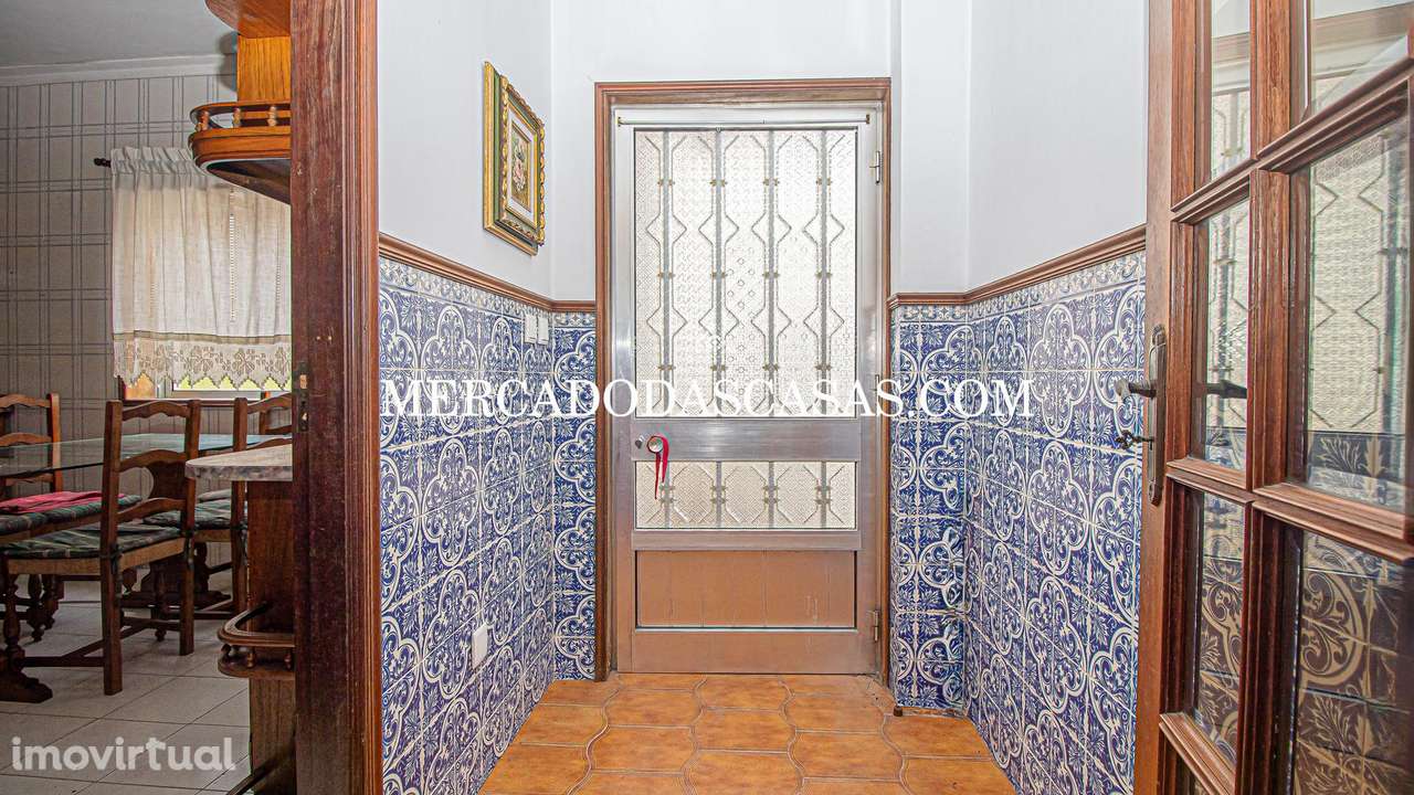 Moradia Geminada T2+2 Cave-R/C e andar centro - Grande imagem: 4/11