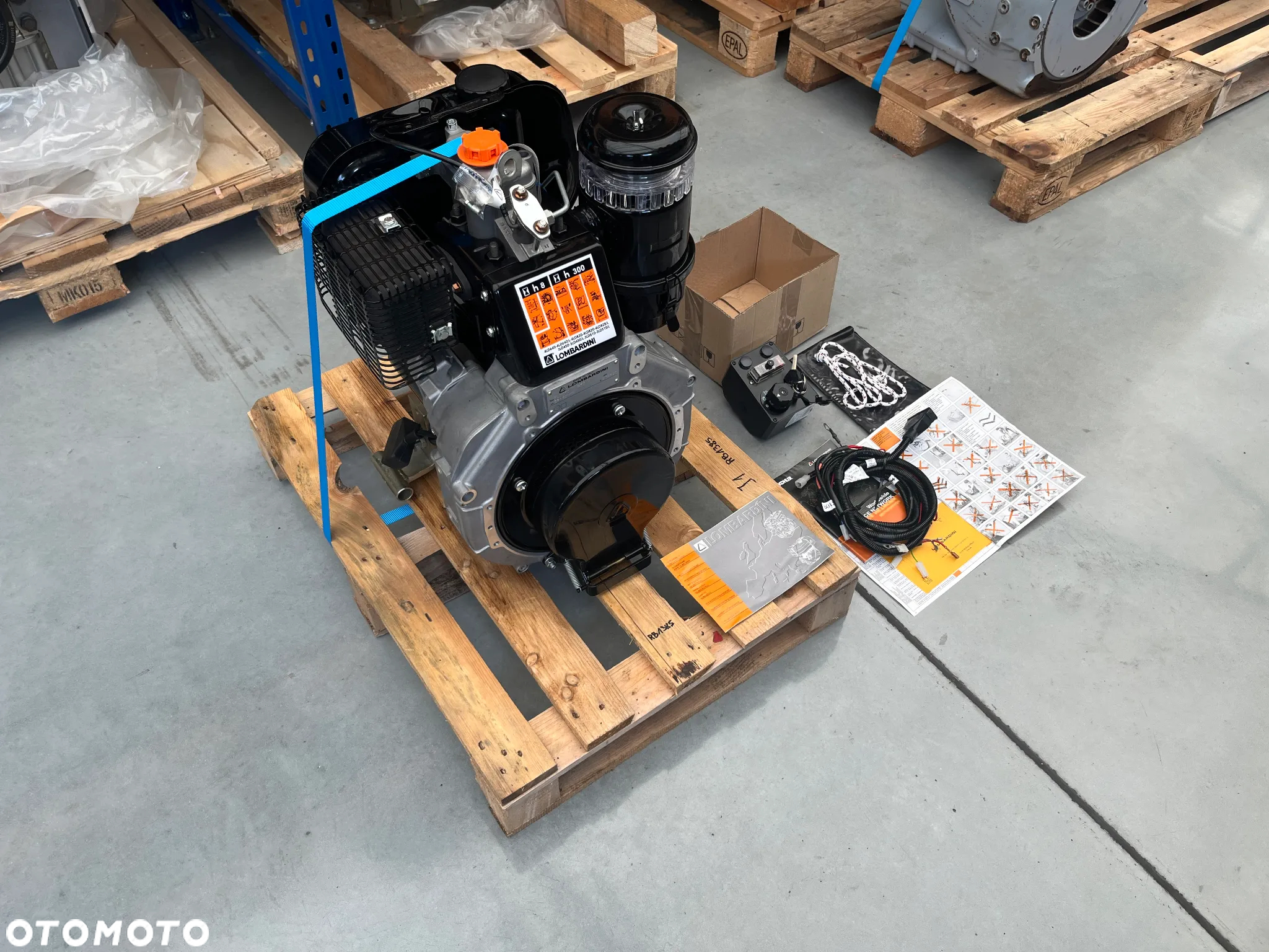 Silnik LOMBARDINI 3LD510 12KM 9KW 8129NETTO - 3