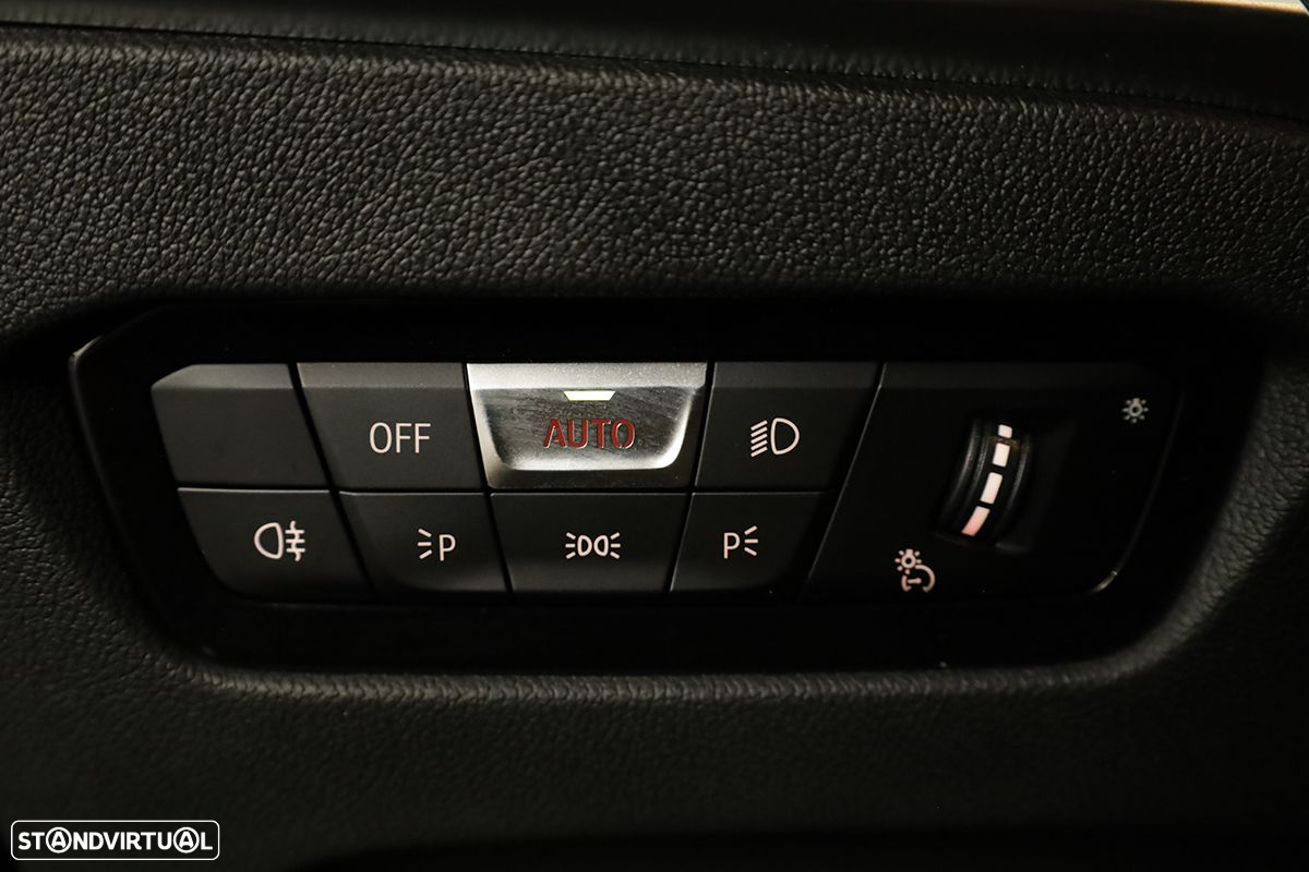 BMW 330 e Touring Pack M Auto - 17