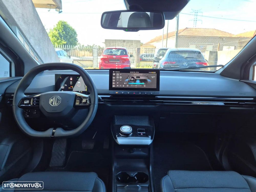 MG MG4 64 kWh Luxury - 18
