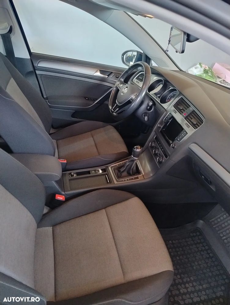 Volkswagen Golf 1.6 TDI BlueMotion Technology Comfortline - 14