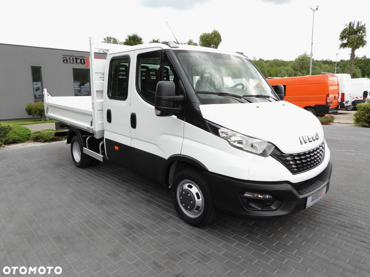 Iveco DAILY 35C14 WYWROTKA PODWÓJNA KABINA DOKA 6 MIEJSC TEMPOMAT BLIŹNIACZE KOŁA KLIMATYZACJA  140KM - 5