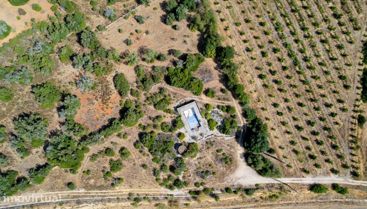 Terreno urbano à venda em Porches, Algarve - Grande imagem: 2/7