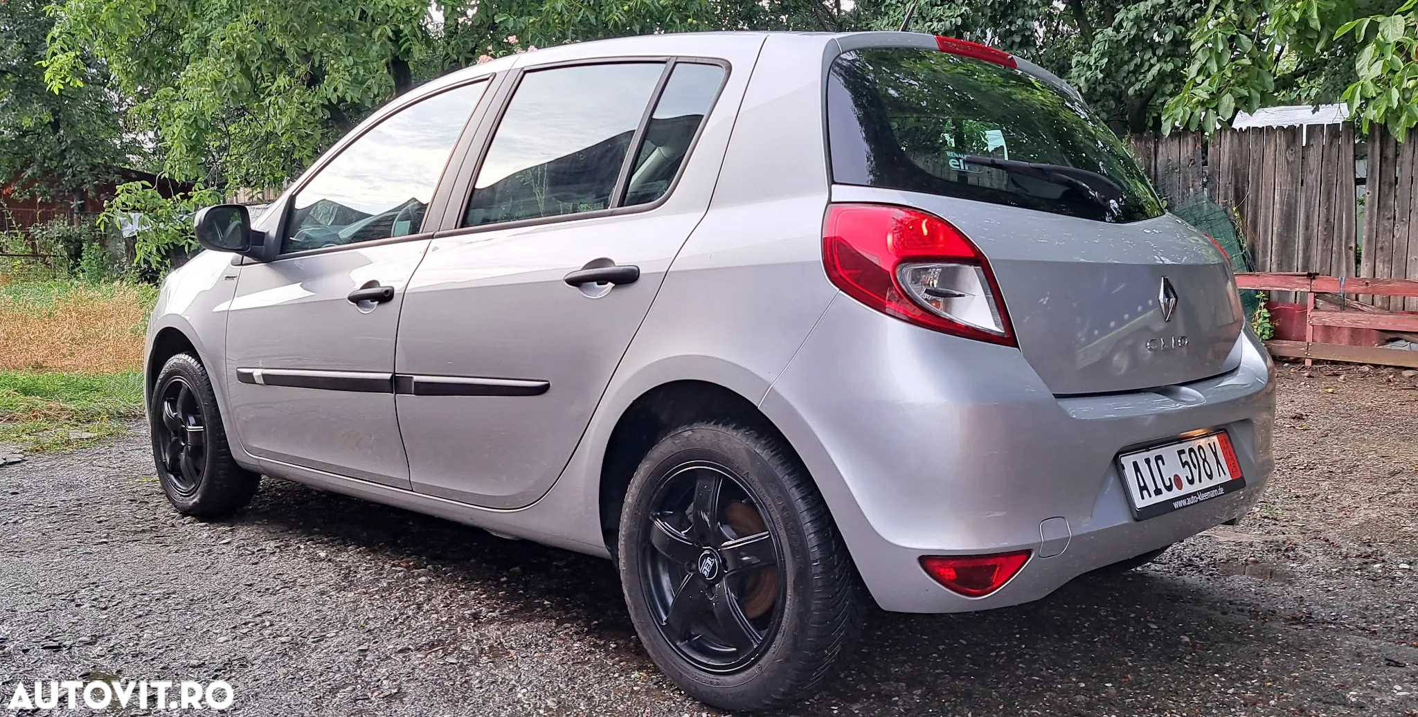 Renault Clio 1.2 16V 75 Collection - 4
