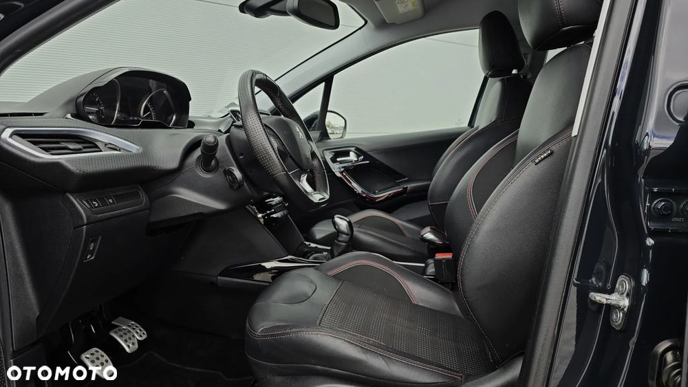 Peugeot 2008 1.2 Pure Tech Crossway S&S - 17