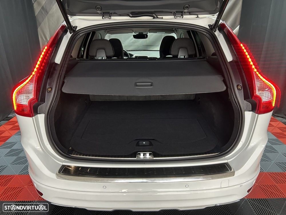 Volvo XC 60 2.0 D4 Inscription - 17
