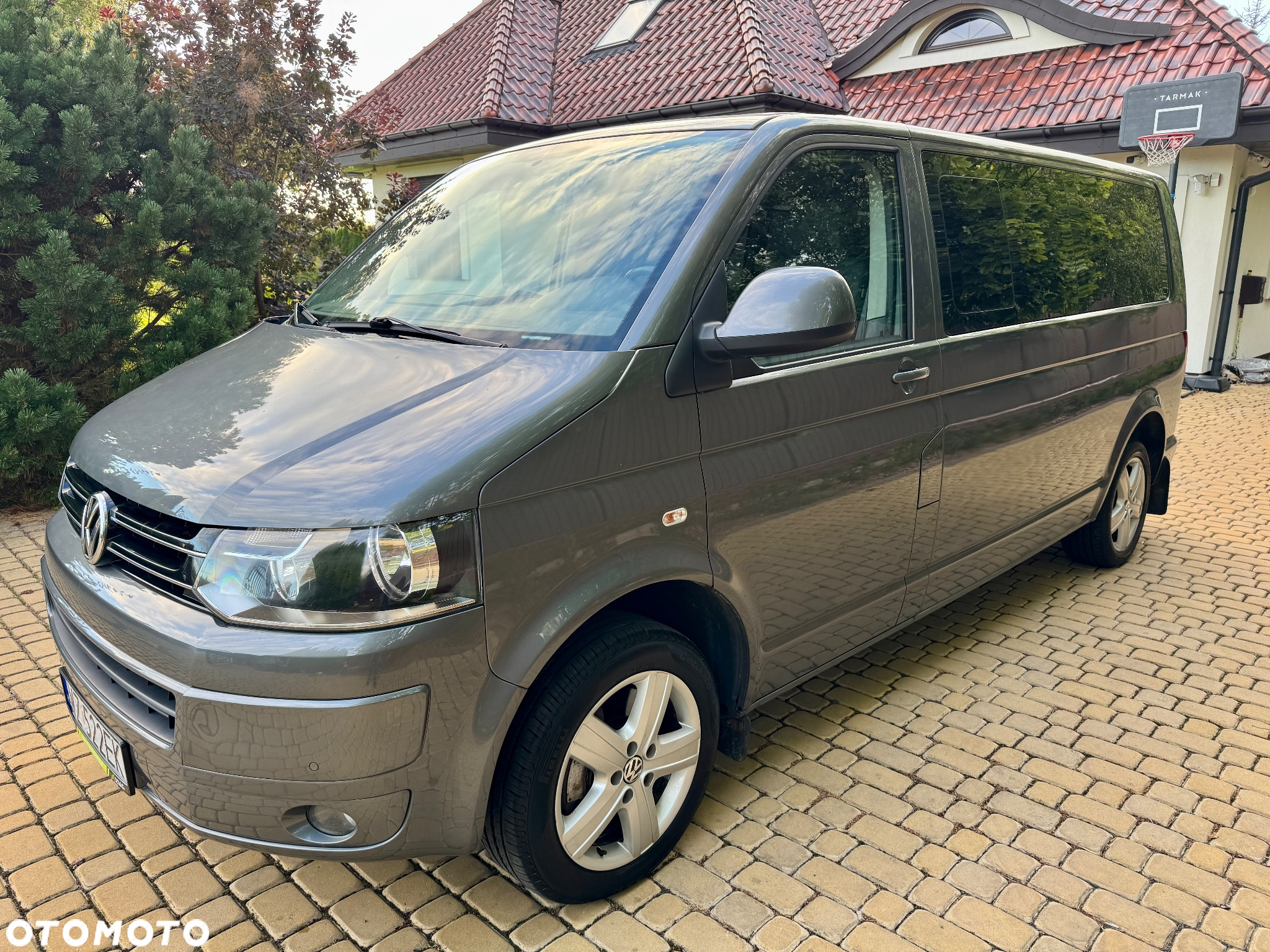 Volkswagen Multivan - 2