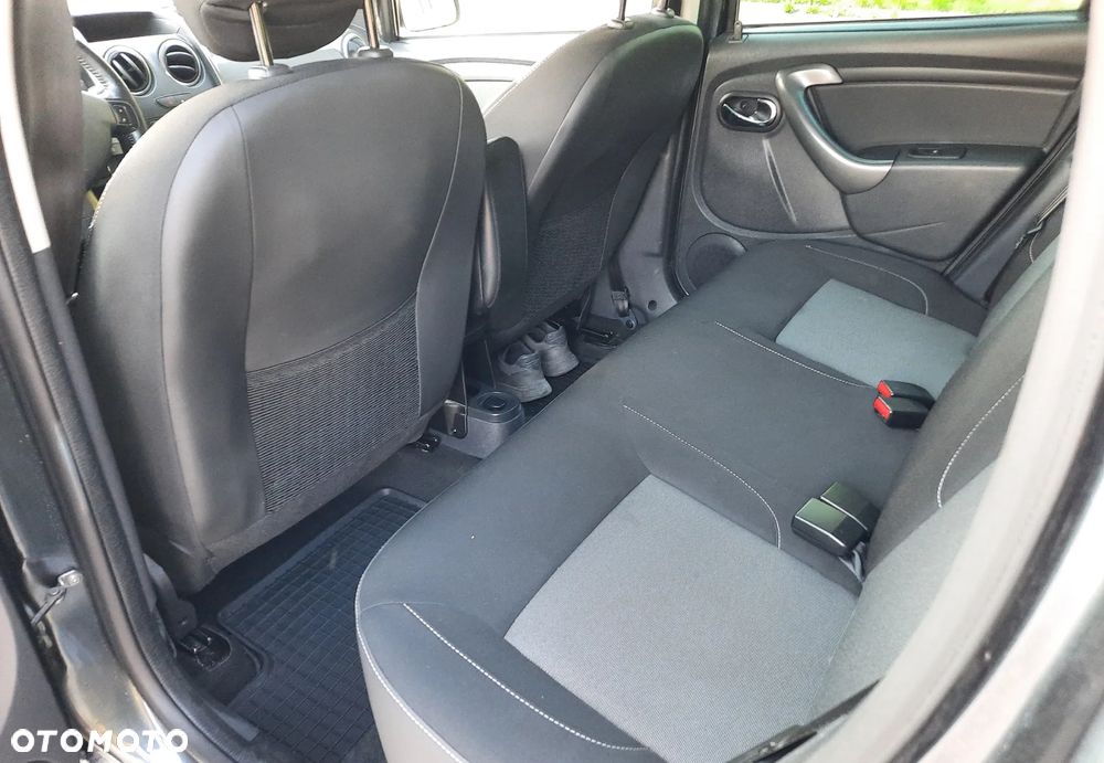 Dacia Duster 1.6 SCe Laureate S&S - 9