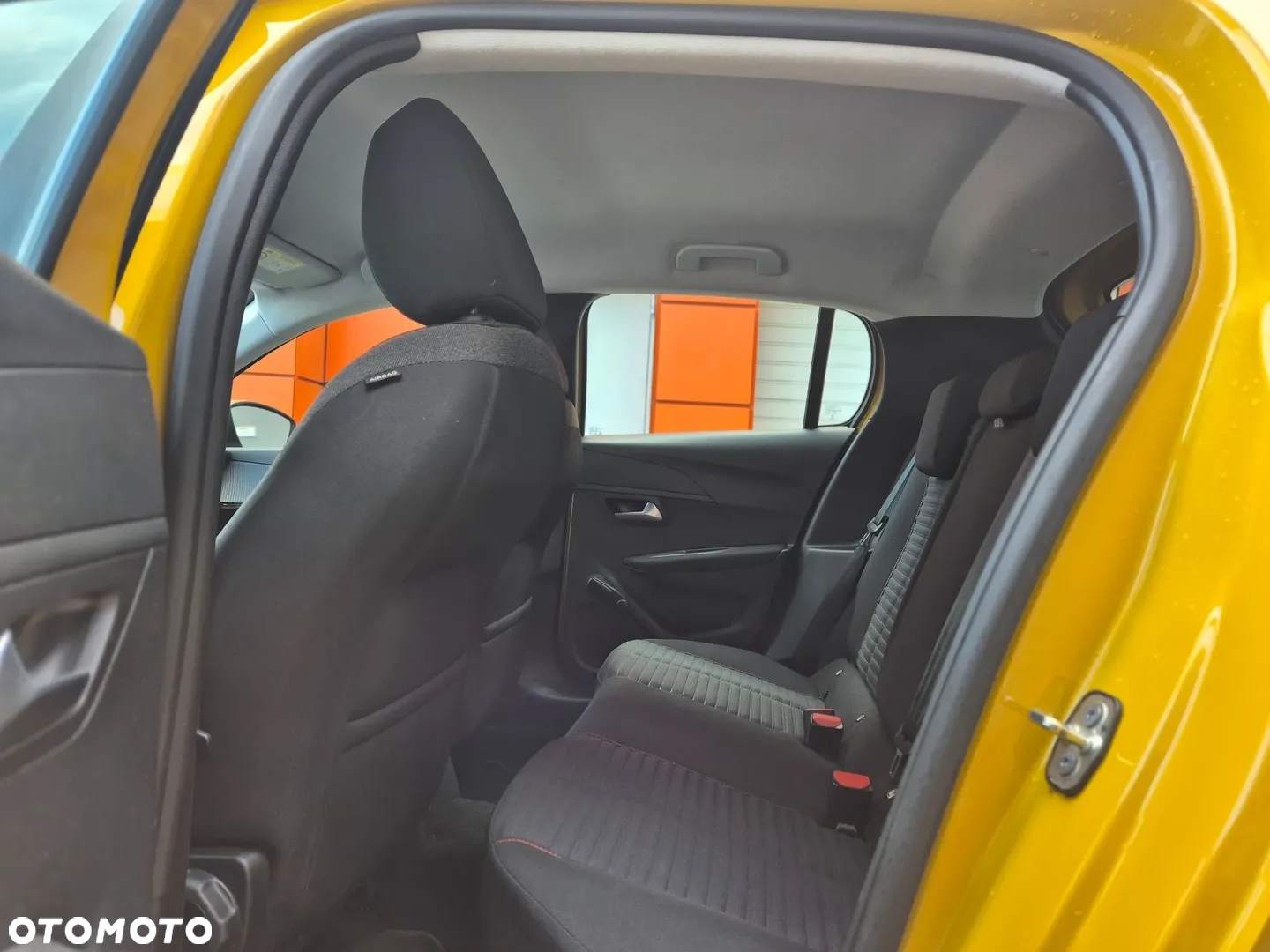 Peugeot 208 - 16