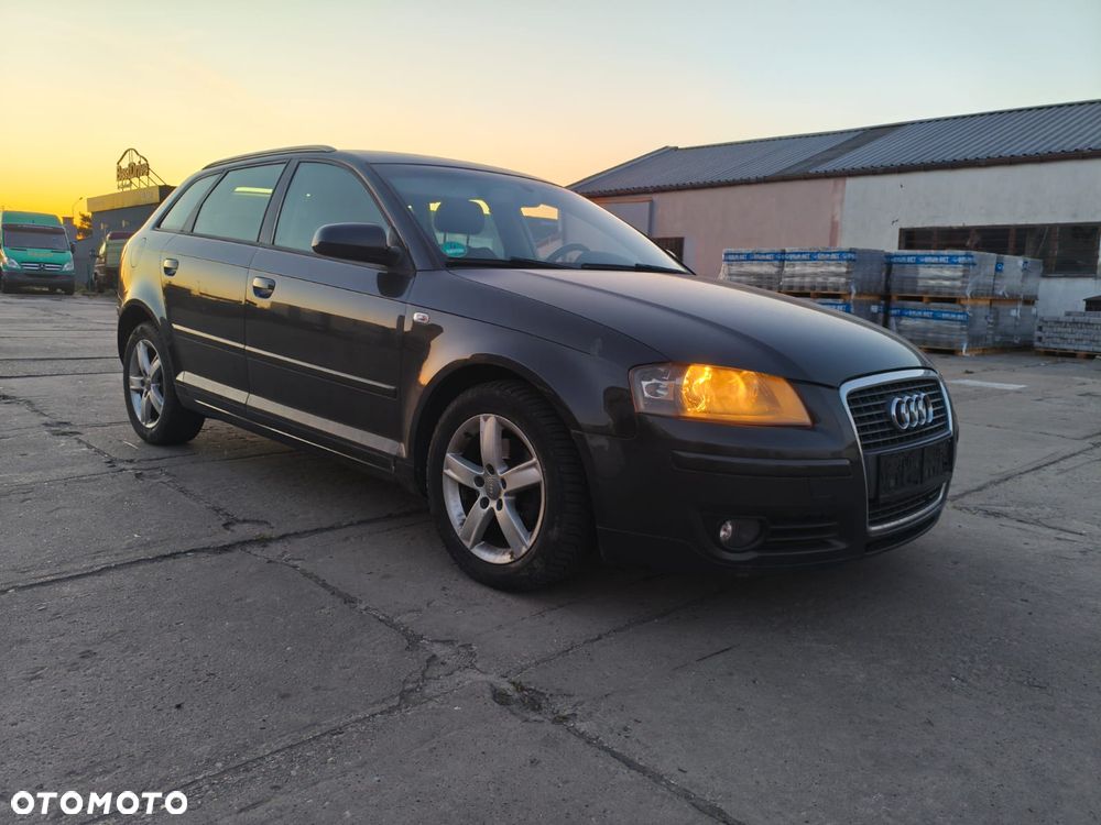 Audi A3 Sportback 1.6 FSI Ambiente - 1