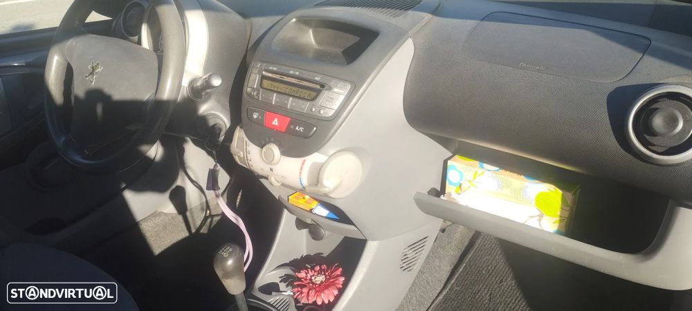 Peugeot 107 1.0 Urban - 7