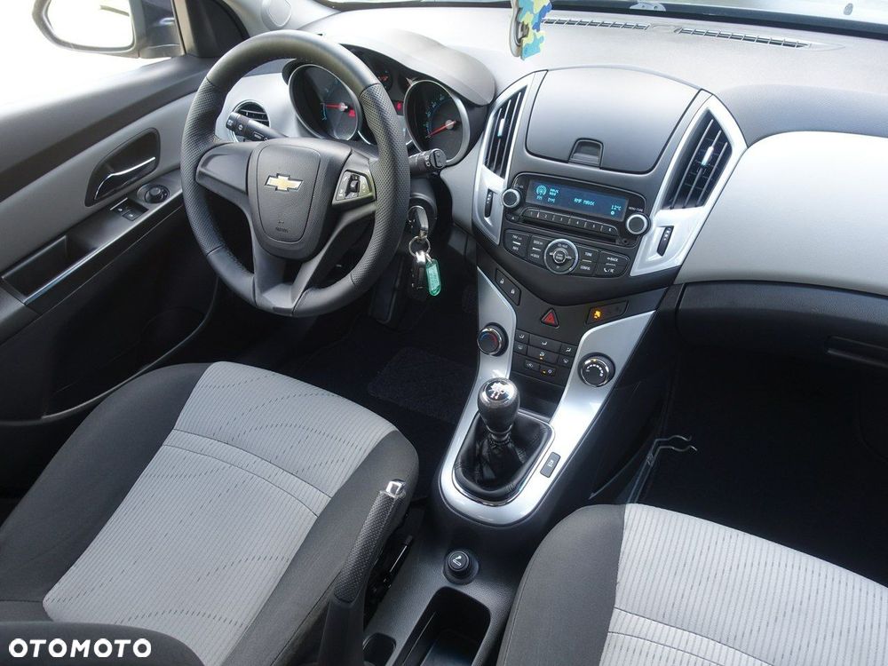 Chevrolet Cruze 1.6 LT - 9