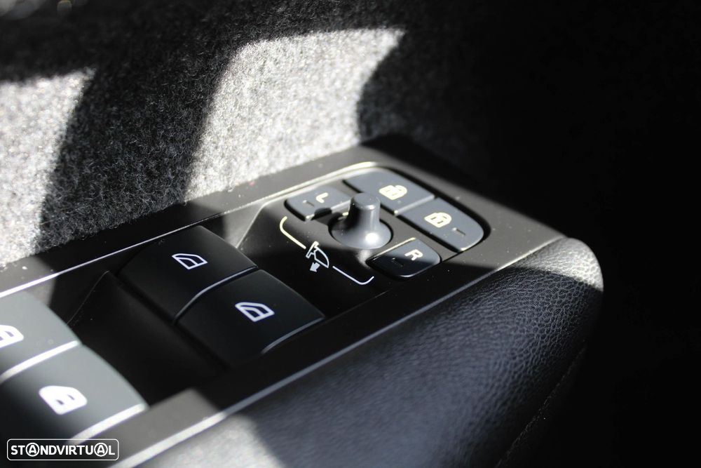 Volvo XC 40 1.5 T2 Momentum - 33