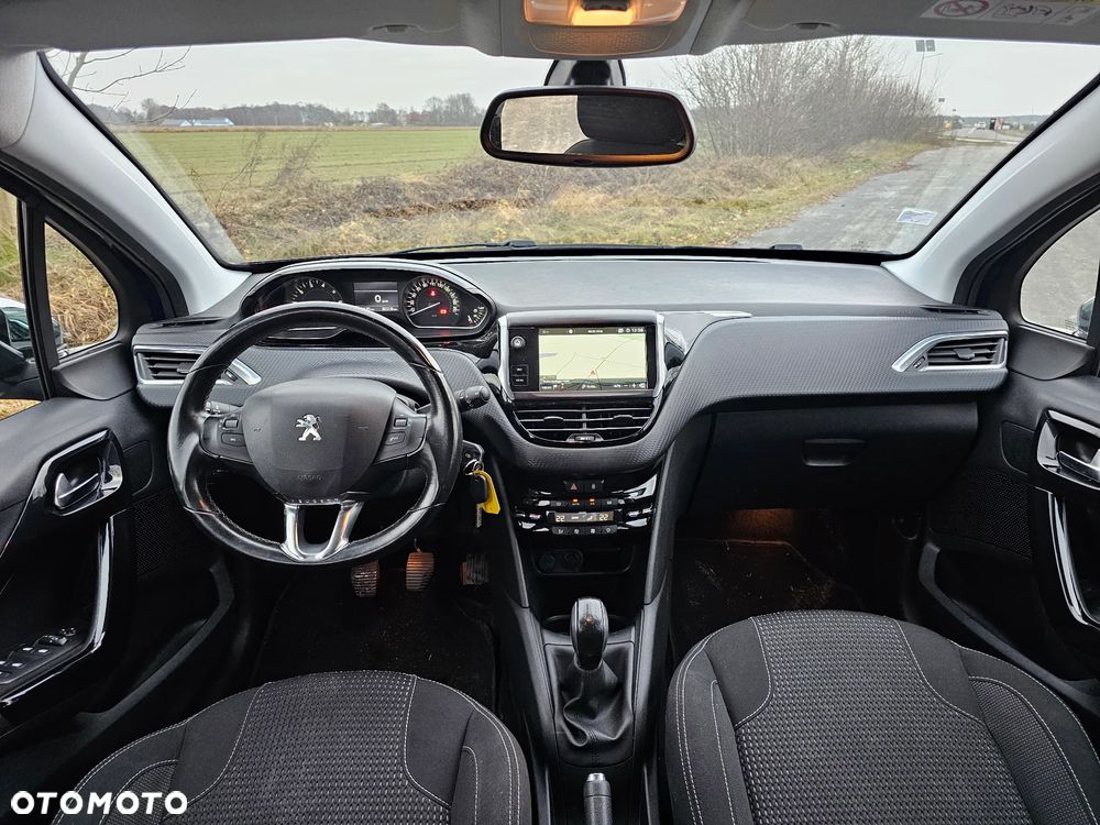 Peugeot 208 PureTech 82 Allure - 5