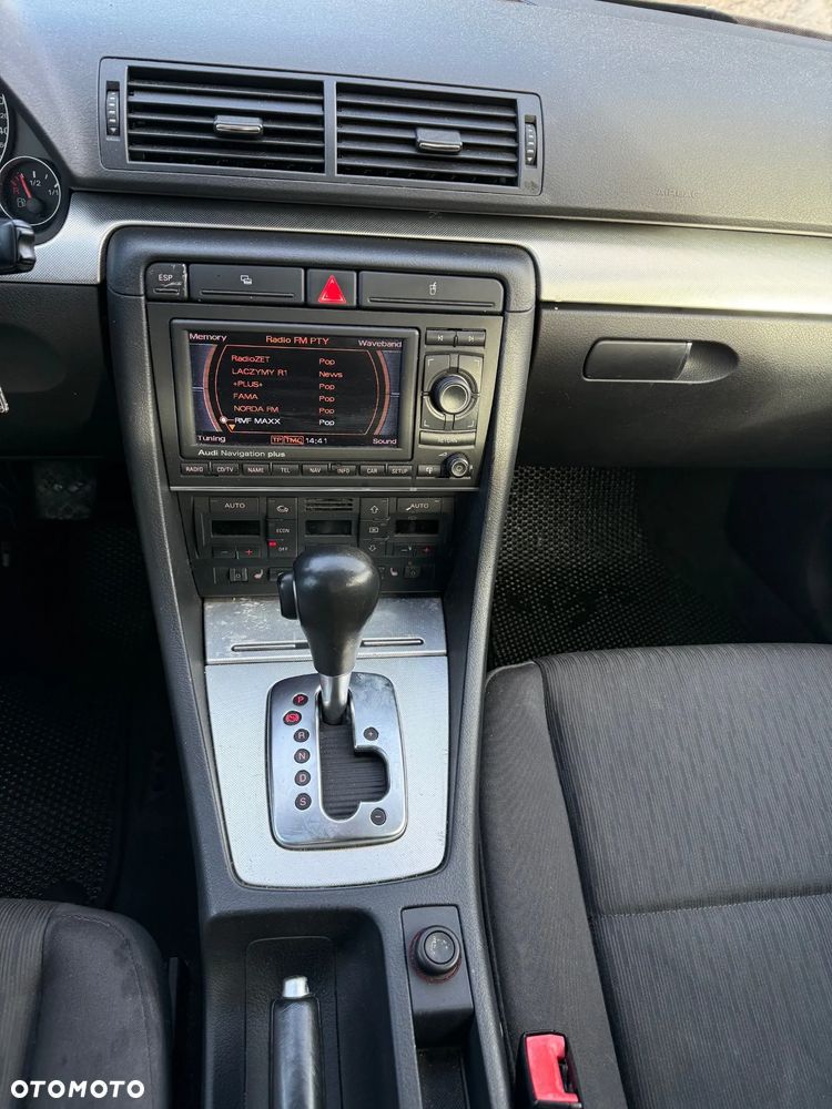 Audi A4 Limousine - 6