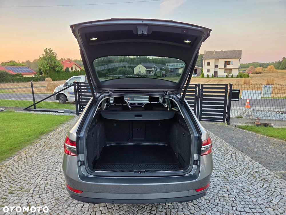 Skoda Superb 2.0 TDI SCR Ambition DSG - 31