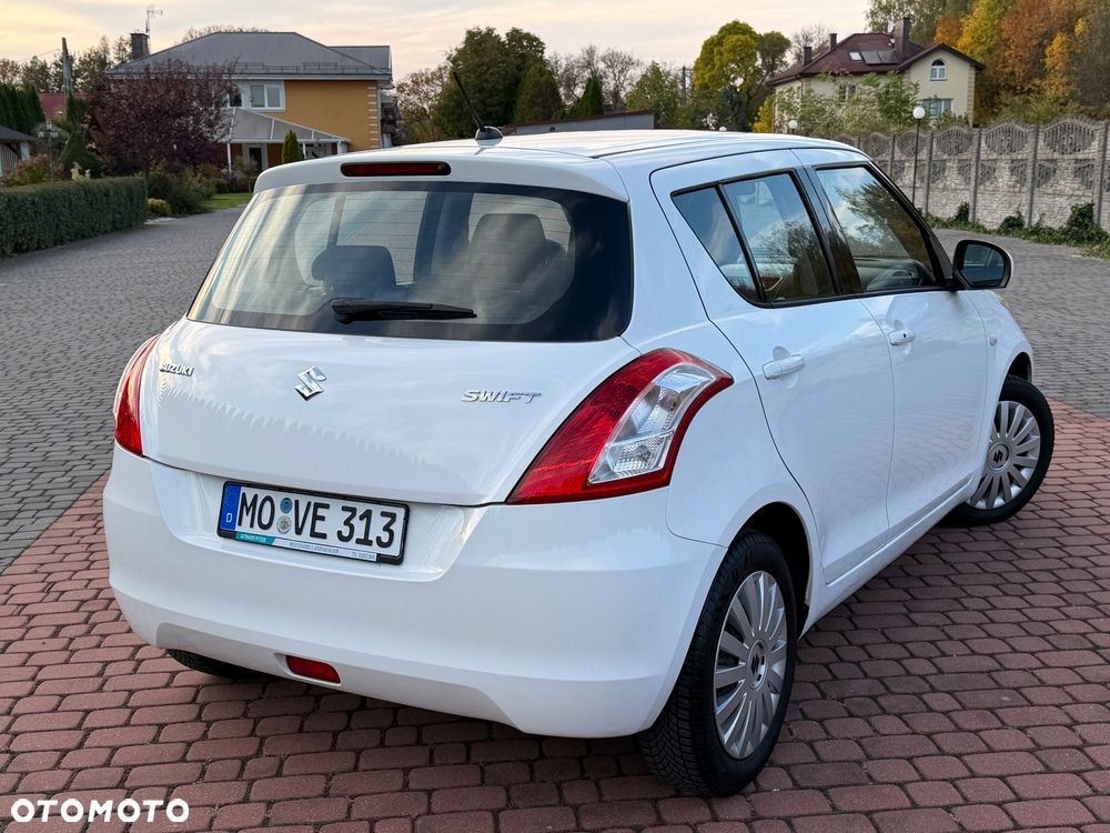 Suzuki Swift - 4