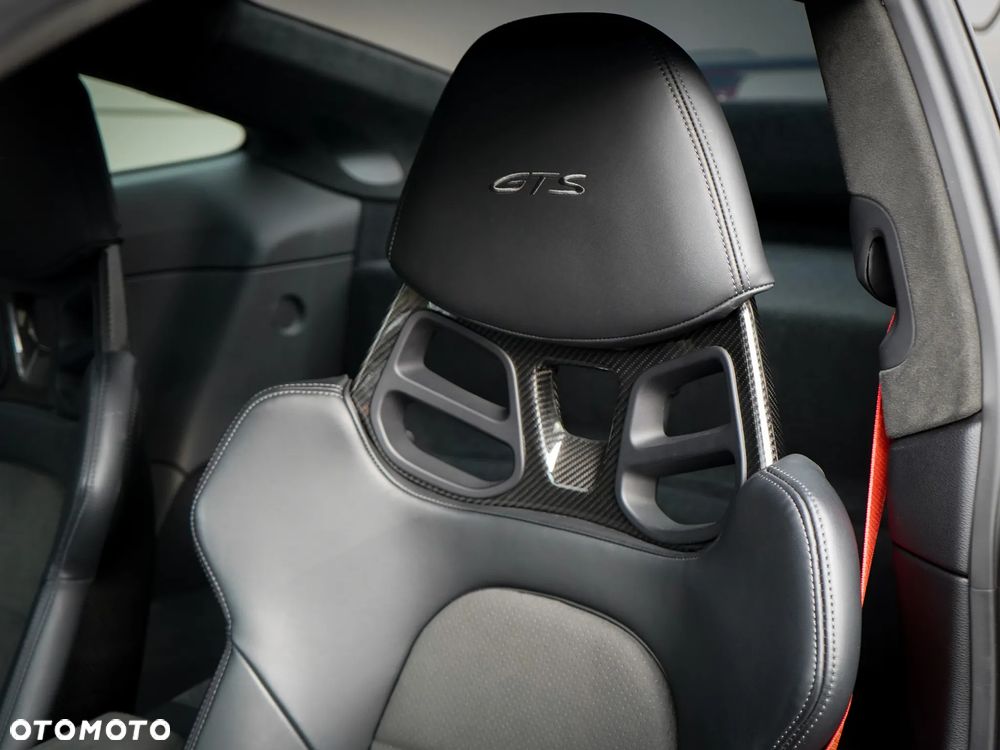 Porsche 911 Carrera GTS - 21