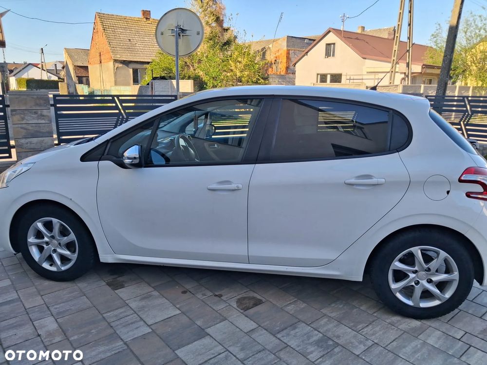 Peugeot 208 1.2 PureTech Allure - 1