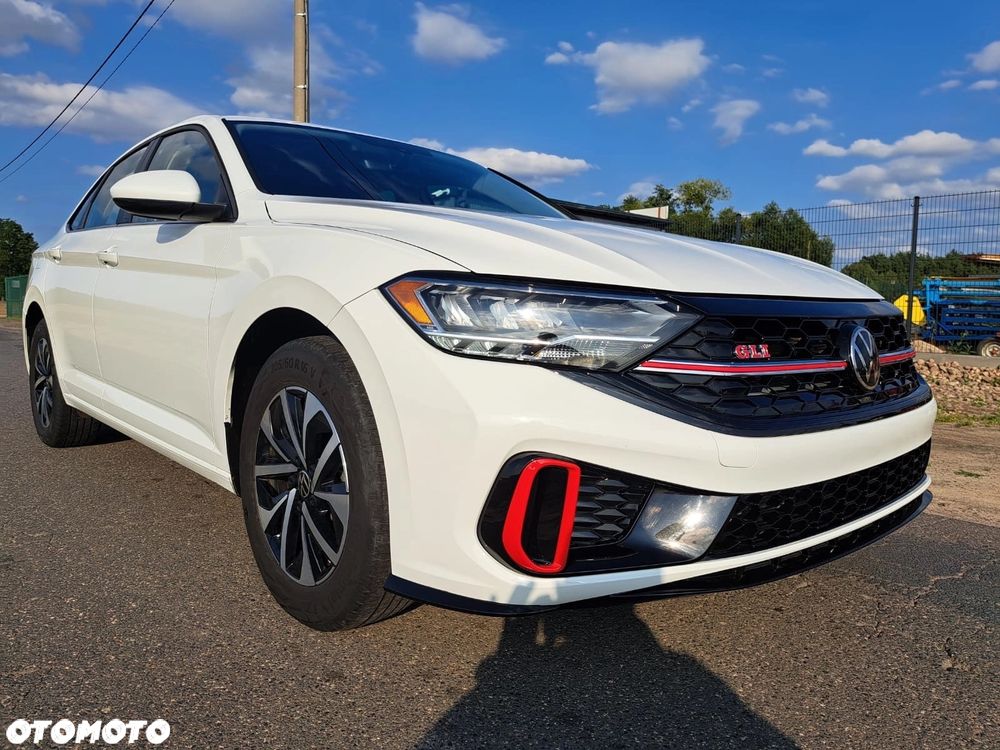 Volkswagen Jetta - 5