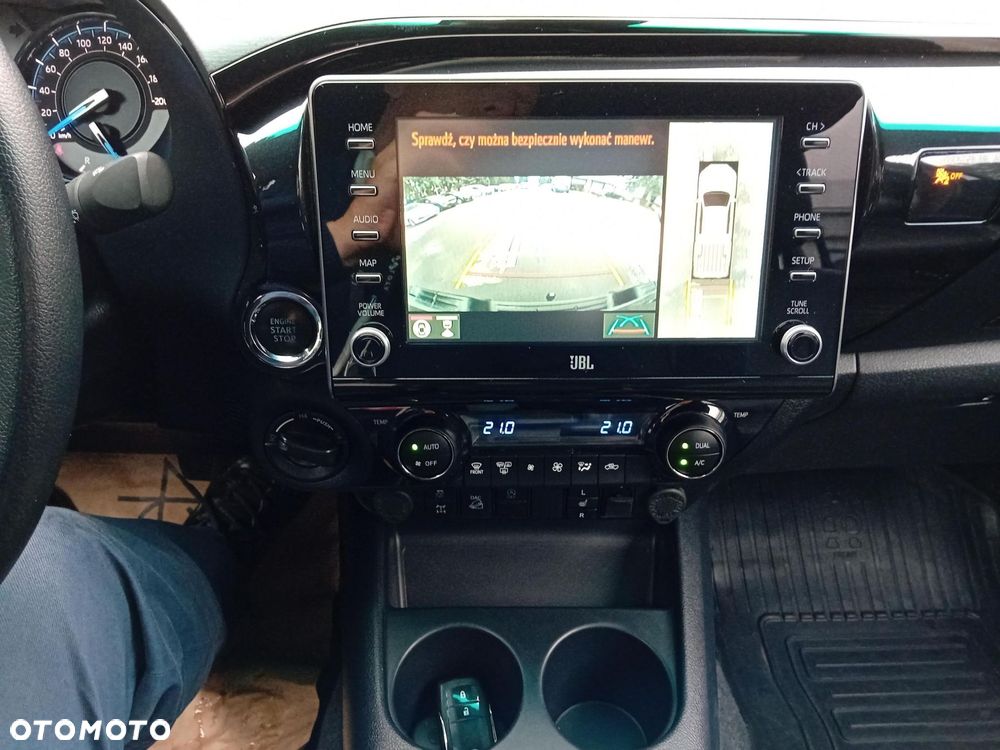 Toyota Hilux 2.8 D-4D Double Cab Invincible Sport 4x4 - 13