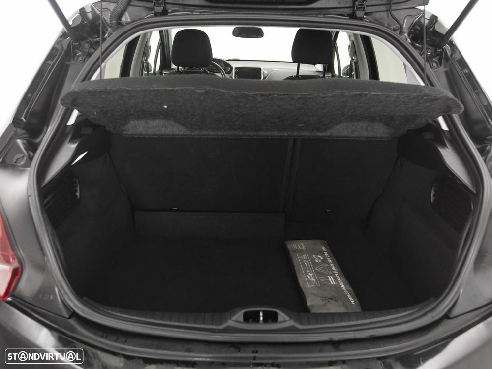 Peugeot 208 - 11