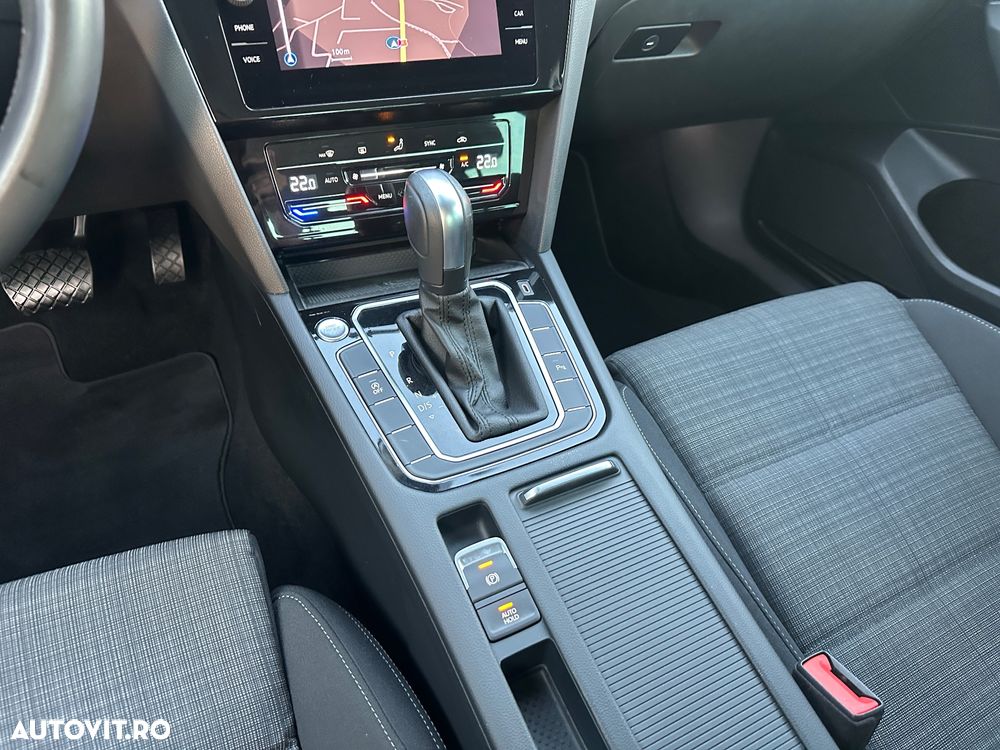 Volkswagen Passat - 25