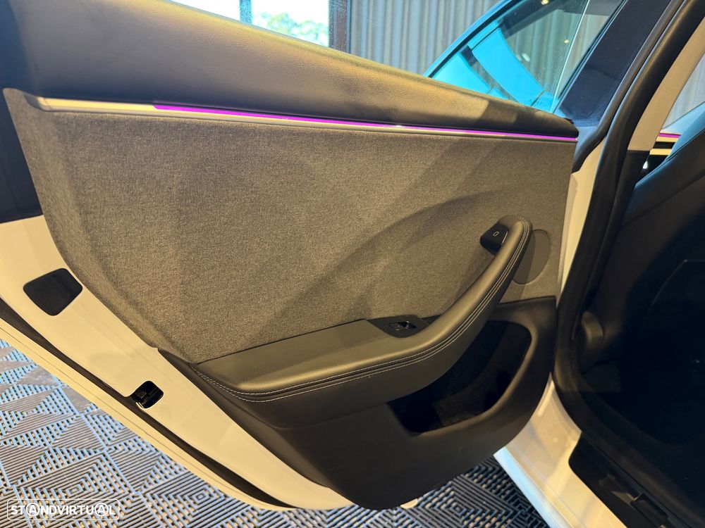 Tesla Model 3 Tração Traseira Premium - 31