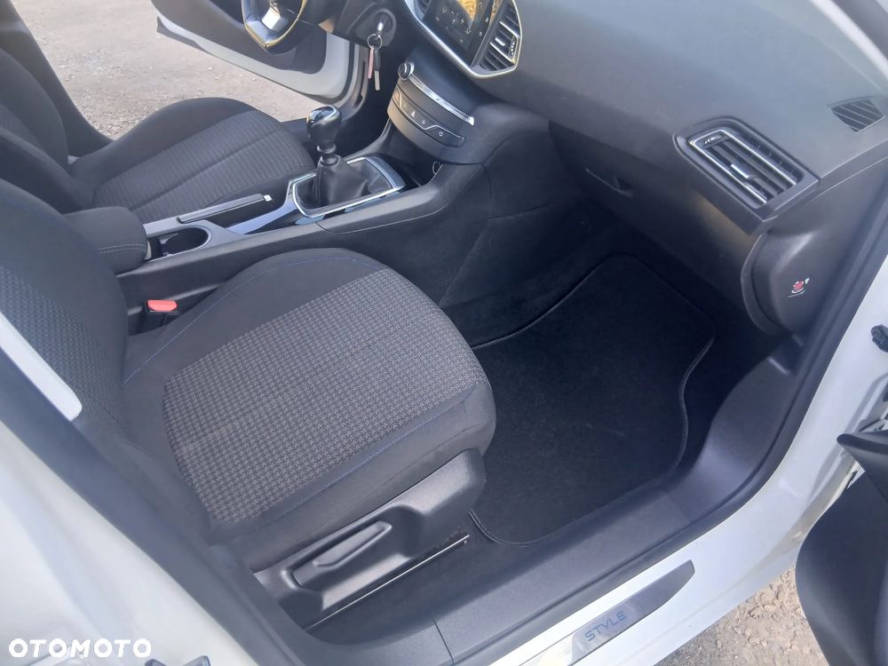 Peugeot 308 BlueHDi 130 Stop & Start Style - 21