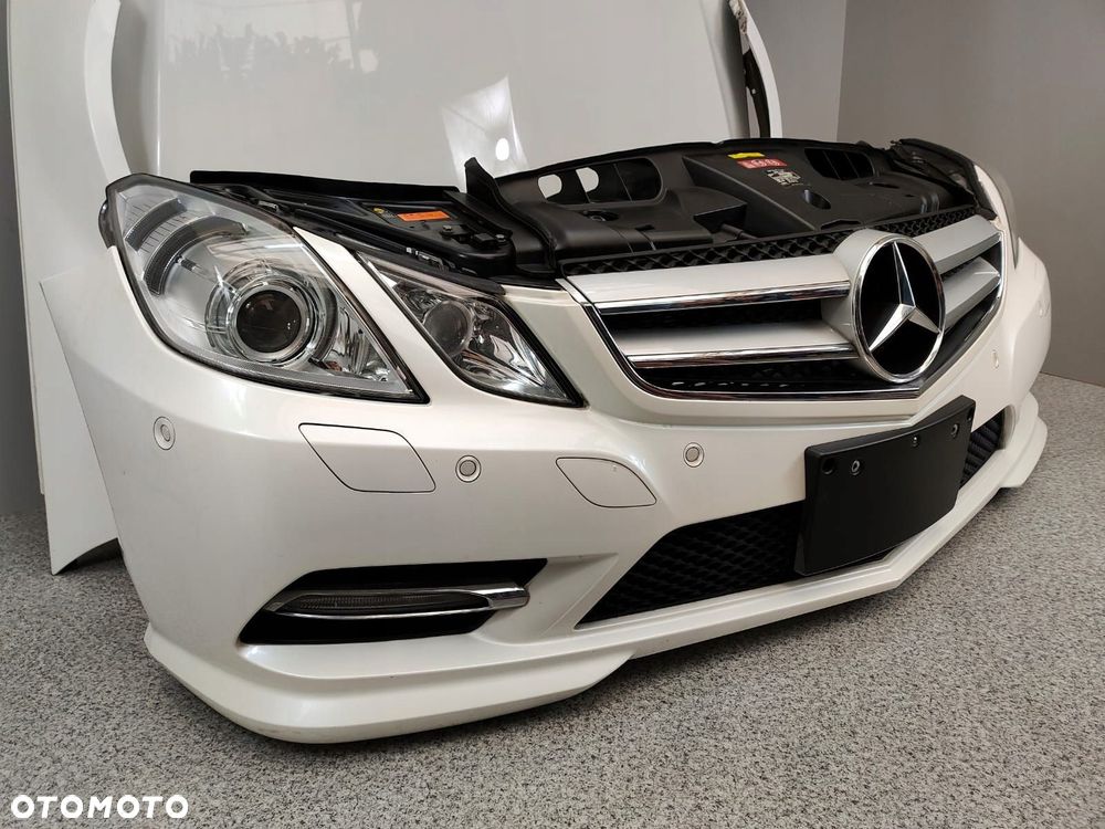 MERCEDES W207 AMG PRZÓD ZDERZAK MASKA BŁOTNIKI PAS 650 - 2